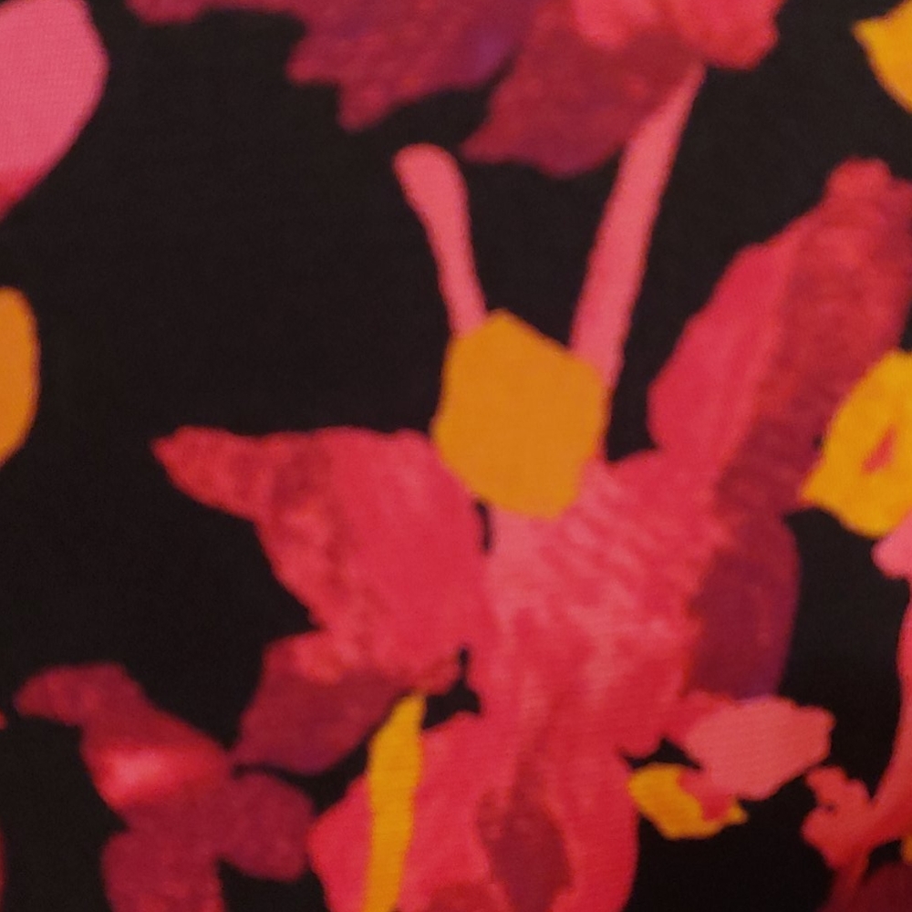 🕑🕛 212 Collection Top - Picture 8 of 11